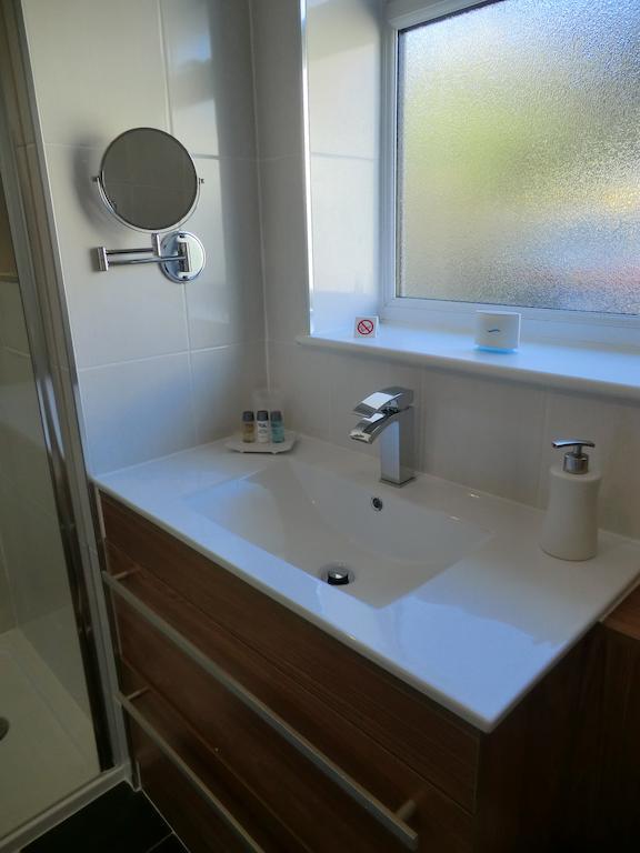 Coombe Dale Accommodation Lulsgate Bottom Chambre photo
